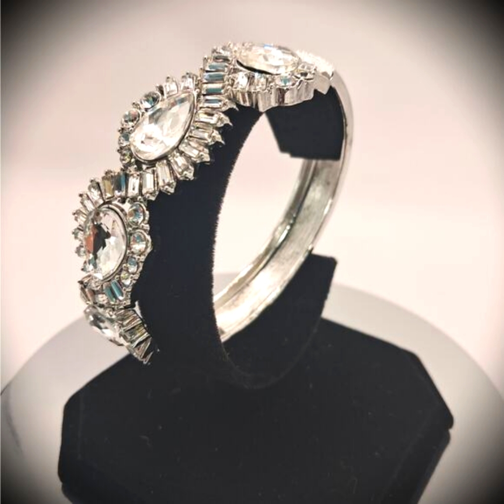 Vintage Kramer Art Nouveau Bold Rhinestone Bracelet Hinge Clasp Siver Clear CZ